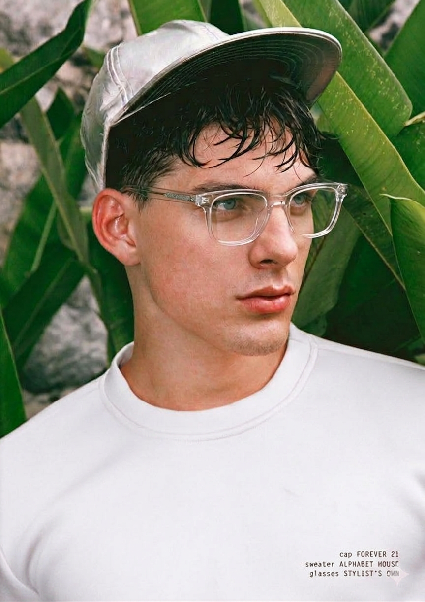 Model wearing Valdener anti-blue eyewear